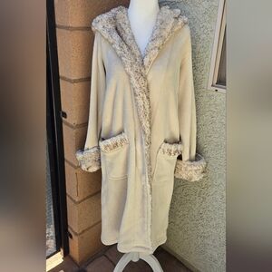 Pottery barn Cozy Hooded Robe